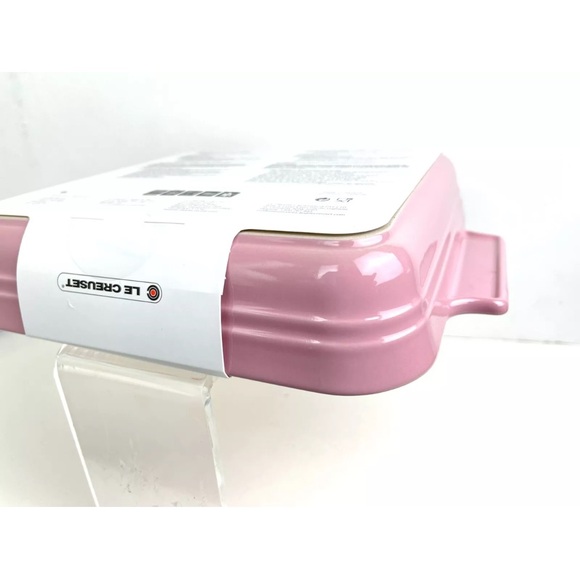 New Le Creuset 9" - 1 7/8 QT Square Baking Dish satin Pink - Picture 9 of 11